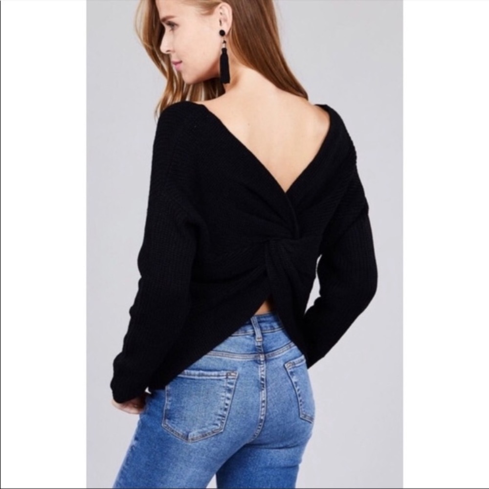 Black sweater, low back with knot